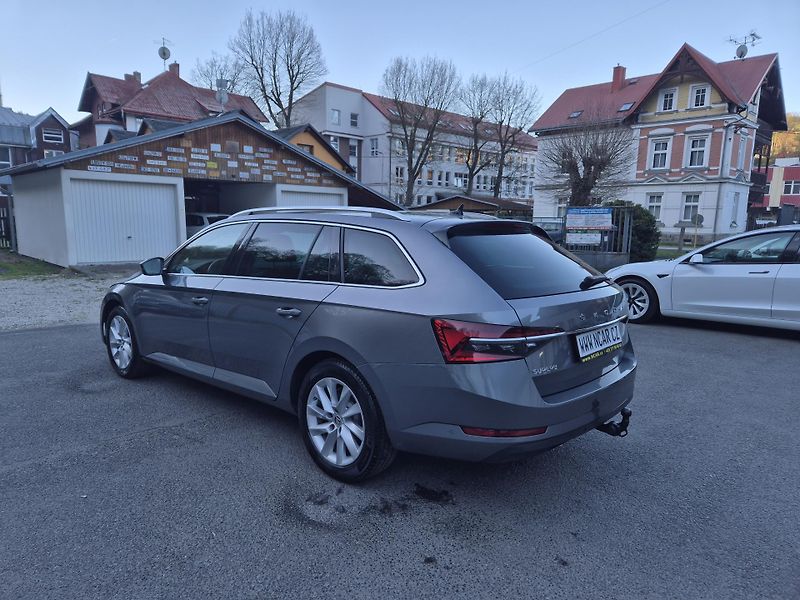 Škoda Superb Combi 2,0TDi DSG 110kw 17ALU - fotka 4 z 48
