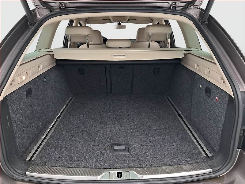 Škoda Superb (2011) Elegance 2.0 TDI, Navi, Xenony - fotka 13 z 16
