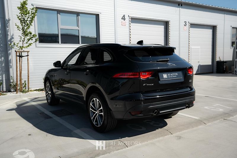 Jaguar F-Pace (2020) 2.0 P250 184kW 4x4 - fotka 5 z 43