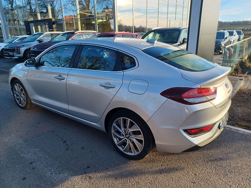 Hyundai i30 1.0 T-GDI 88kW Čr - fotka 5 z 18