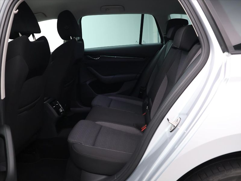 Škoda Octavia 2,0 TDI 85kW CZ 1.Maj LED DPH - fotka 14 z 31