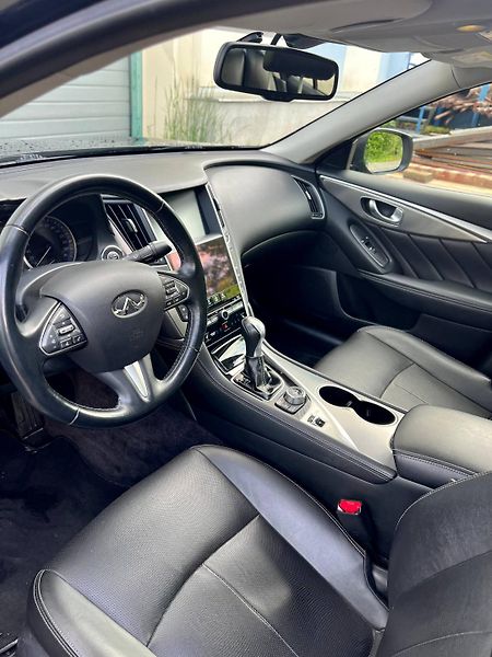 Infiniti Q50 (2014) REPREZENTATIVNÍ SEDAN TOP VÝBA - fotka 8 z 29