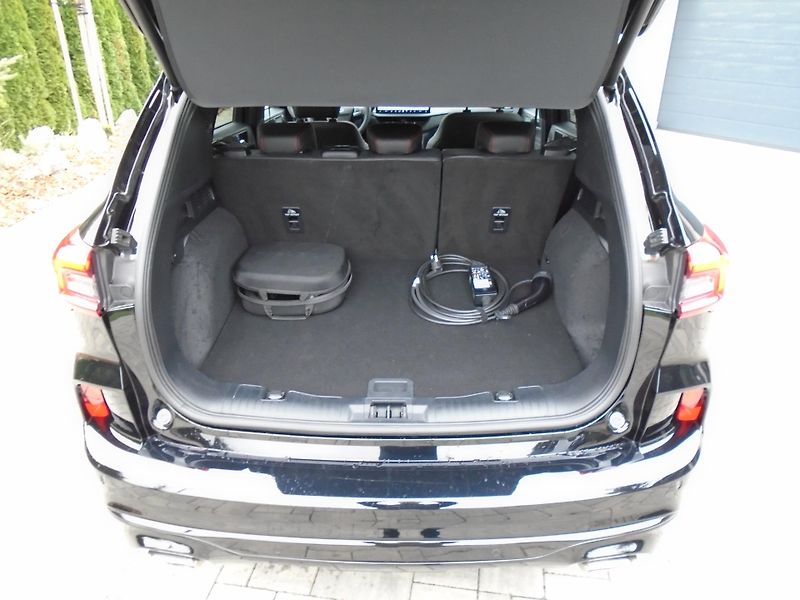 Ford Kuga 2.5 Plug-in-Hybrid ST-Line X  - fotka 29 z 44