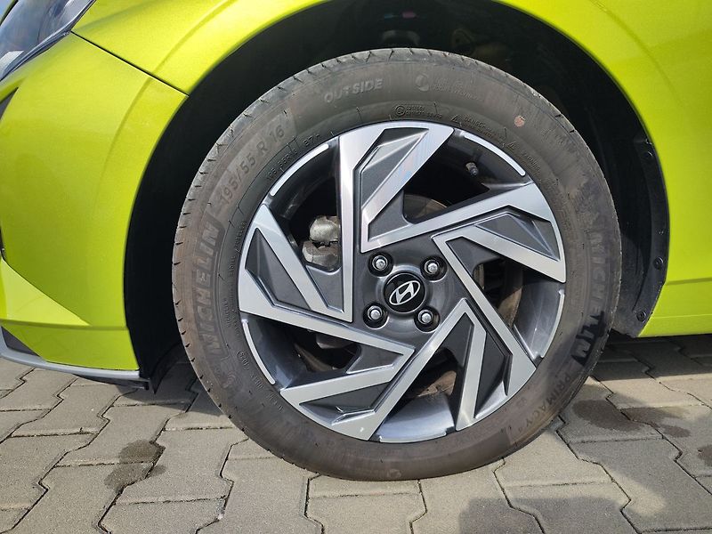 Hyundai i20 1.2i/58kW Wave - fotka 28 z 29