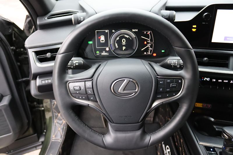 Lexus UX 250h F-SPORT DESIGN 2.0 135kW - fotka 24 z 50