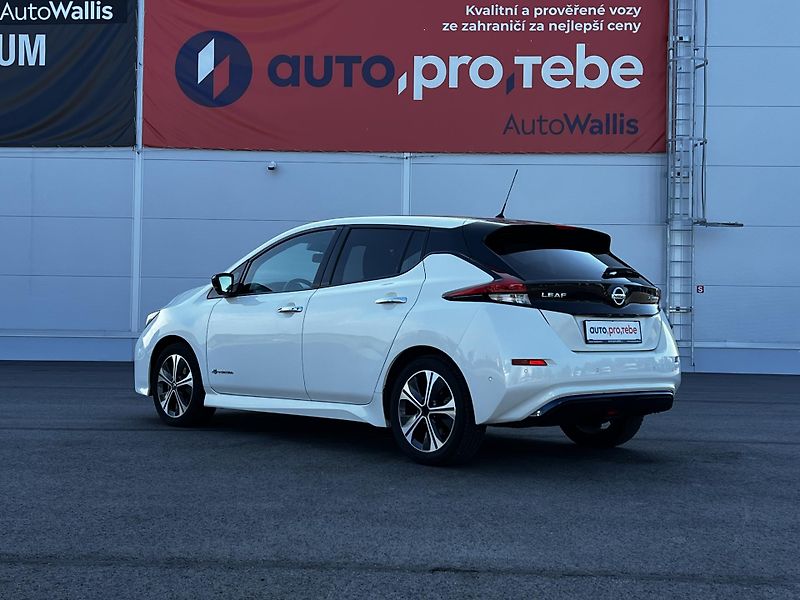 Nissan Leaf EV 110kW 40kWh Tekna - fotka 5 z 26