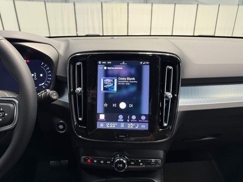 Volvo XC40 (2026) B3 2.0L 163 HP AT7 FWD CORE - fotka 11 z 23