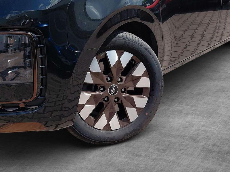 Hyundai Staria (2024) 2.2D 4x4 DCT LUXURY BRASS PANO - fotka 10 z 29