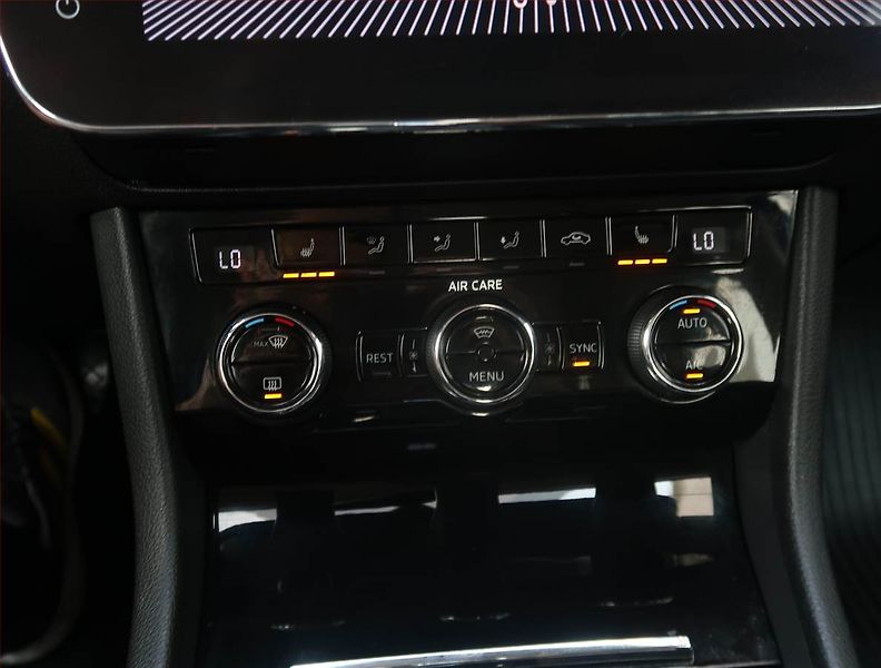 Škoda Superb (2017) Laurin&Klement 2.0 TDI 4x4 - fotka 19 z 30