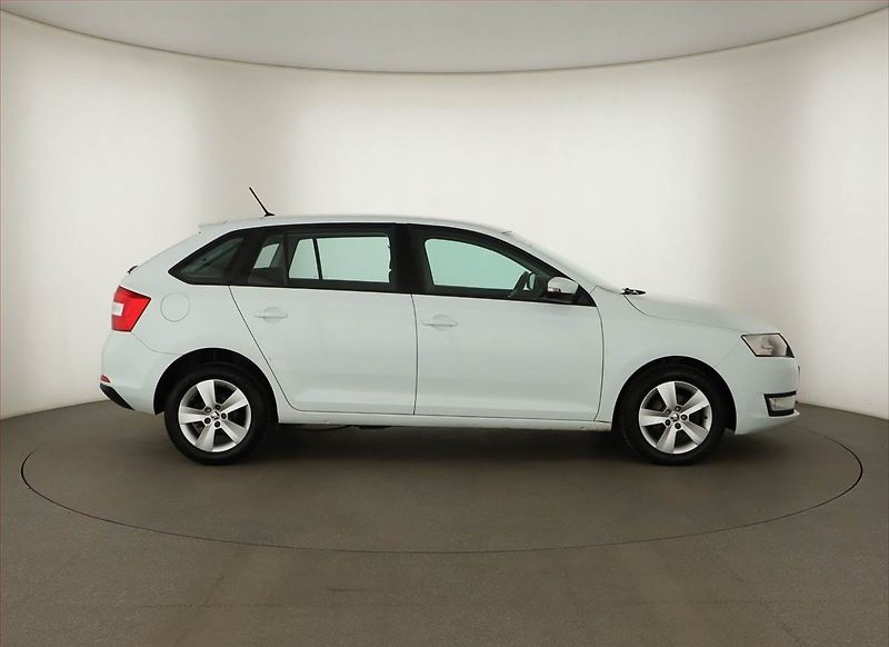 Škoda Rapid (2016) Spaceback 1.6 TDI - fotka 6 z 13