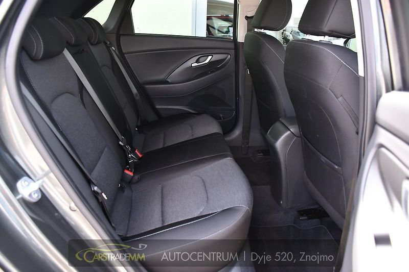 Hyundai i30 1.0T-GDI ČR FAMILY SMART DCT - fotka 19 z 52