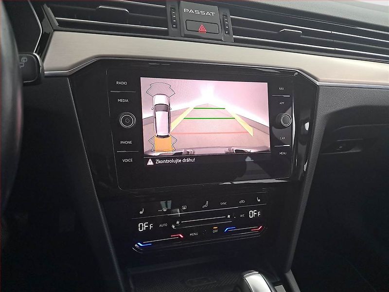 Volkswagen Passat (2021) Elegance 2.0 TDI - fotka 17 z 17