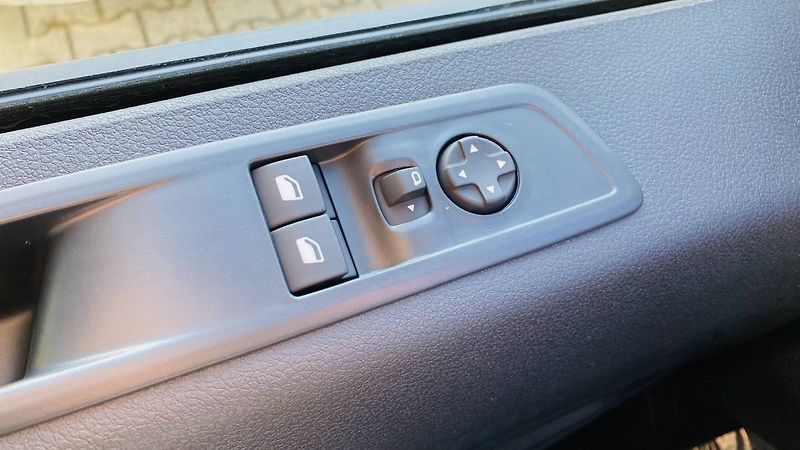 Opel Vivaro L1H1 (M) Panel Van 2.0L MT6 wi - fotka 14 z 17