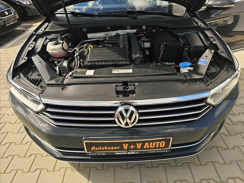 Volkswagen Passat VIII 1,4TSi DSG Highline - fotka 42 z 56