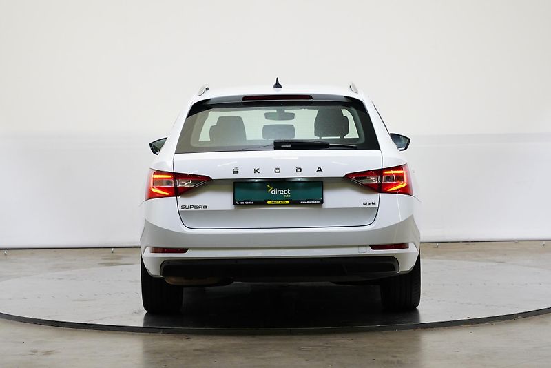 Škoda Superb - fotka 6 z 30