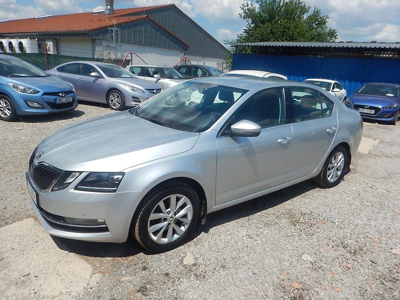 Škoda Octavia 1.6 TDI 85 KW DSG - fotka 2 z 15