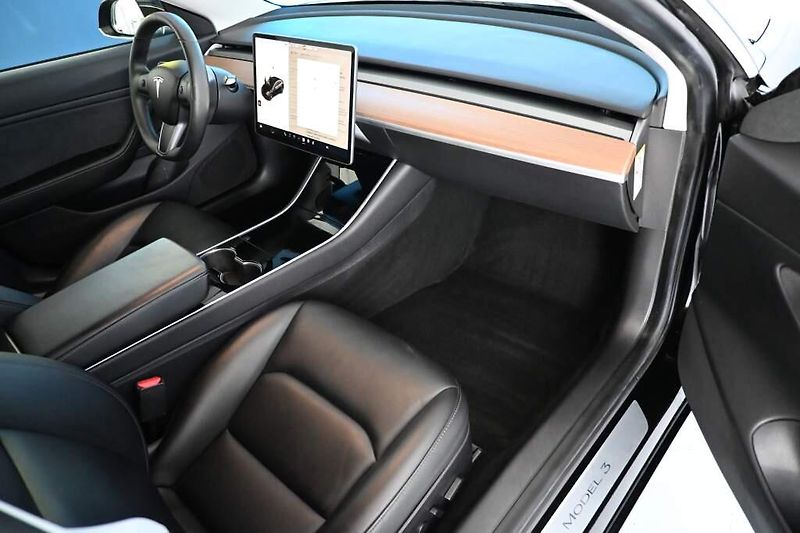 Tesla Model 3 (2019) RWD LED Kamera Range Plus 229 - fotka 10 z 33