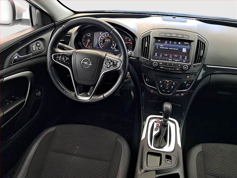 Opel Insignia (2016) 2.0 CDTI, Automat, Navi - fotka 7 z 16