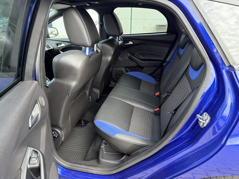 Ford Focus ST 2.0 EB 184 kW xenon, servis - fotka 7 z 25