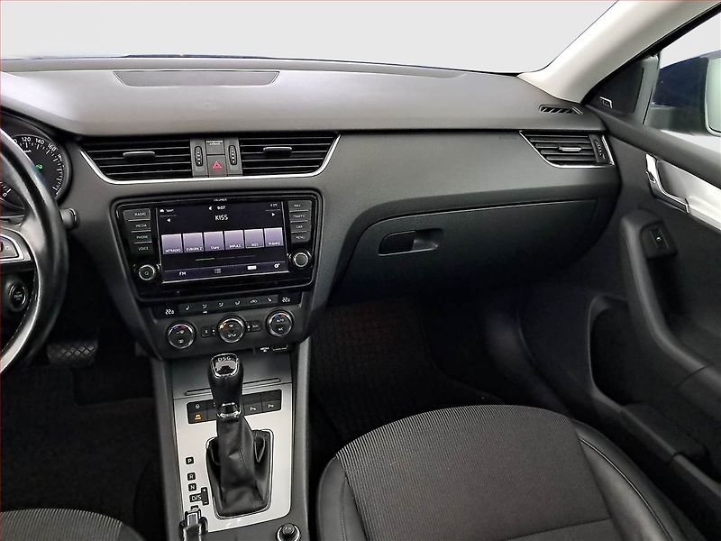 Škoda Octavia (2013) 1.8 TSI, Automat, Navi, Xenony - fotka 8 z 19