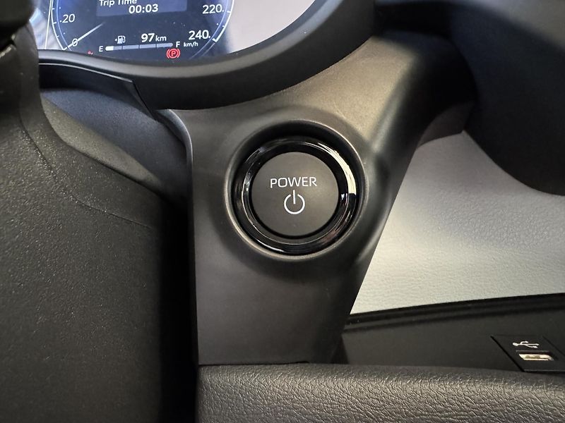 Toyota Sienna XSE 2,5 HEV AWD - fotka 31 z 46