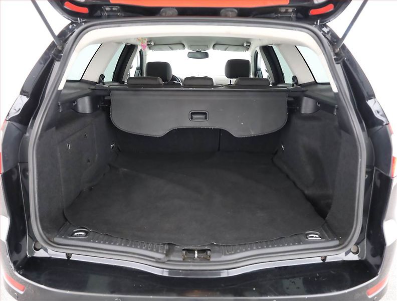 Ford Mondeo (2008) 2.0 TDCi, po STK, Tažné - fotka 12 z 12