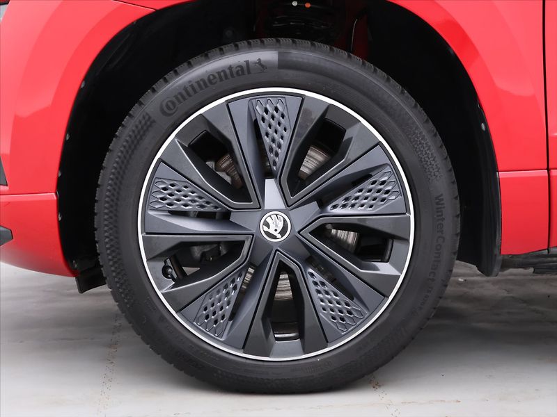 Škoda Karoq 1,5 TSI 110kW DSG Sportline DP - fotka 27 z 34