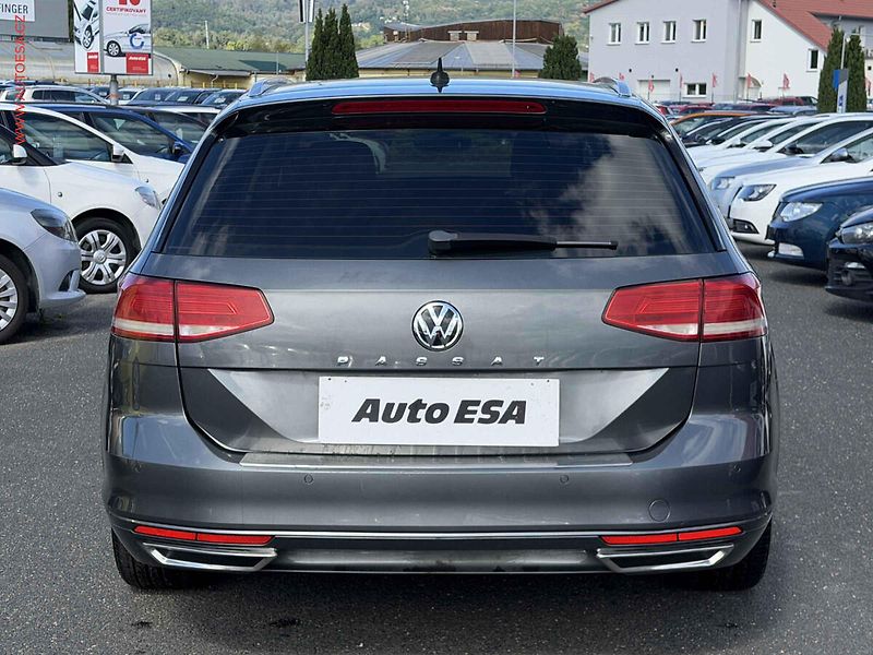 Volkswagen Passat (2015) 2.0TDi, AC - fotka 5 z 17