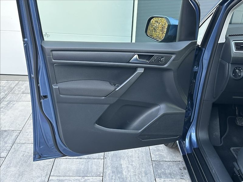 Volkswagen Caddy 2,0 TDI 122PS  Maxi Trend-7 4x - fotka 13 z 53