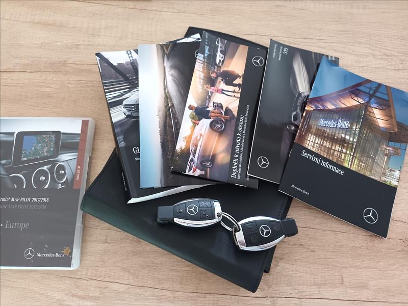 Mercedes-Benz GLC 2,1 220D,ČR,1MAJ,KŮŽE,TZ,NAVI, - fotka 44 z 44