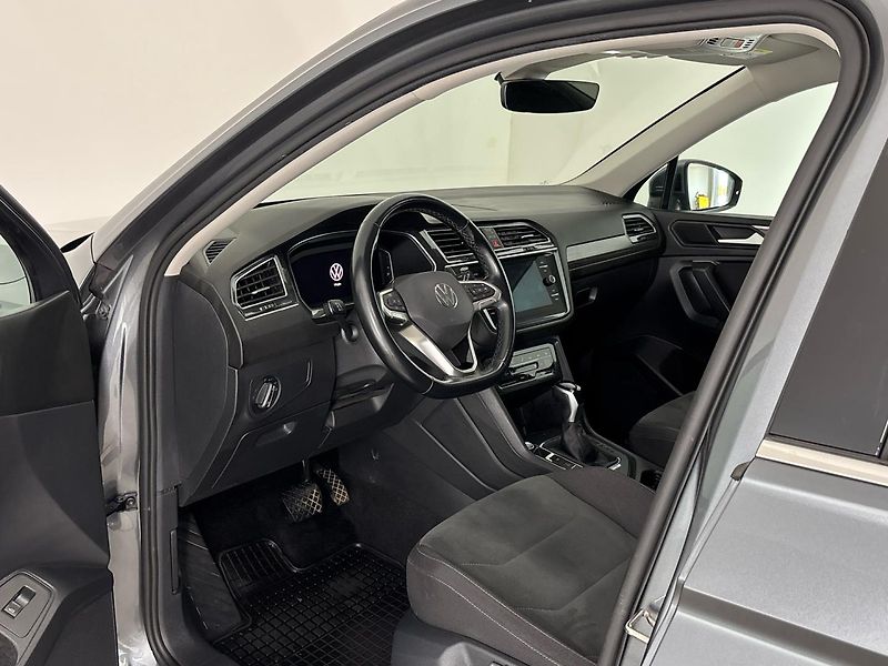 Volkswagen Tiguan Elegance 4Motion DSG - fotka 6 z 30