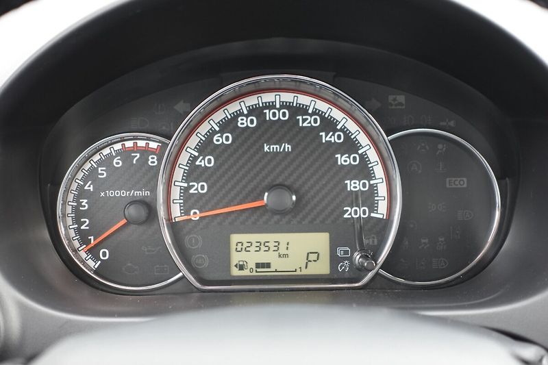 Mitsubishi Space Star ZLEVNĚNO 1,2i 52kW A/T - fotka 21 z 26