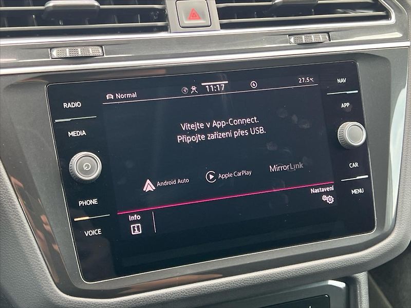 Volkswagen Tiguan 2,0 TDi 147 kW 7DSG 4MOTION EL - fotka 24 z 32