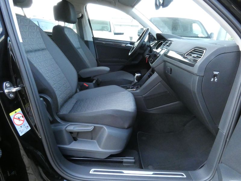 Volkswagen Tiguan Life 2.0 TDI 110KW DSG - fotka 21 z 30