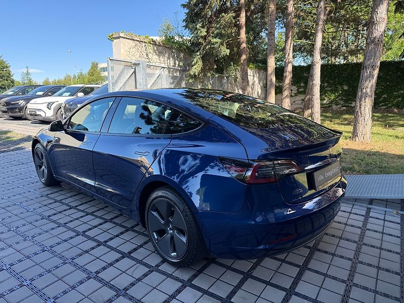 Tesla Model 3 Long Range REZERVACE - fotka 4 z 41