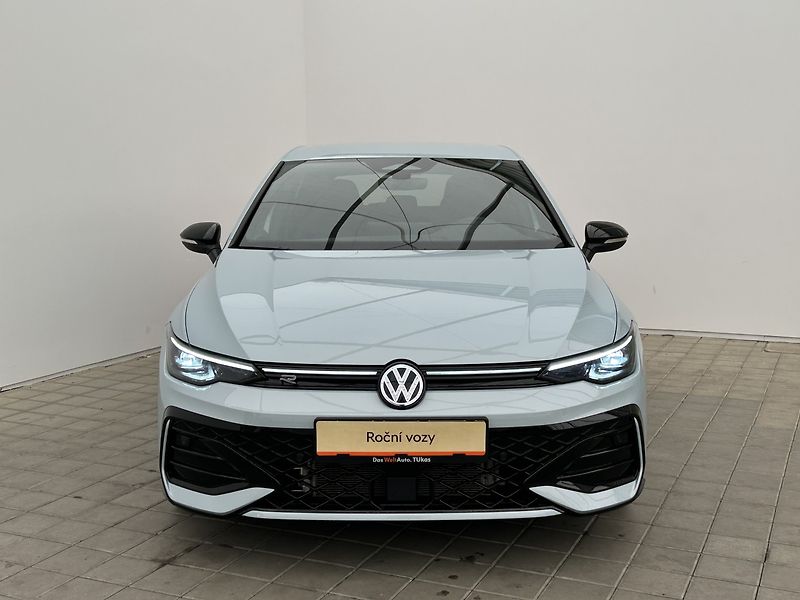 Volkswagen Golf 1.5 TSI R-Line - fotka 4 z 30