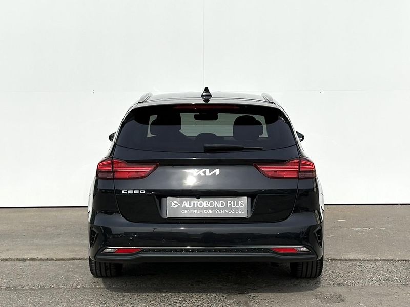 Kia Ceed 1.5 T-GDi 117kW DCT TOP - fotka 9 z 21
