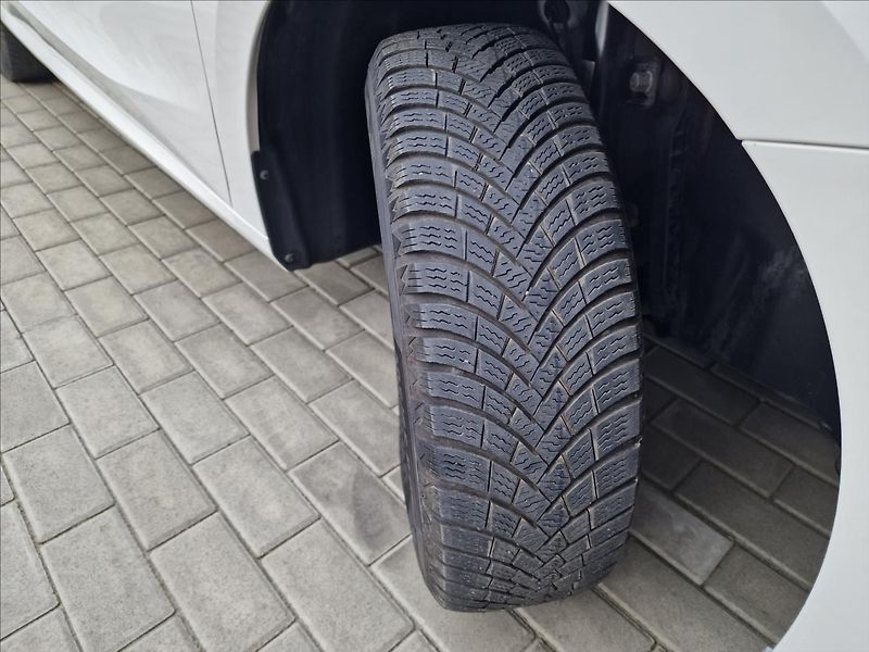 Škoda Fabia 1.0TSI Ambition,ČR,1.Majitel - fotka 47 z 50