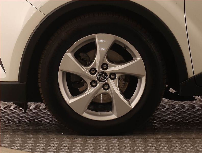 Toyota C-HR (2018) 1.8 Hybrid, Automat - fotka 15 z 23