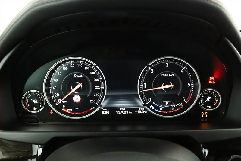 BMW X6 (2015) Edition Exclusive xDrive30d - fotka 9 z 20