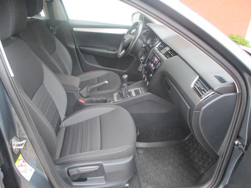 Škoda Octavia 1.6 TDi  - fotka 15 z 31