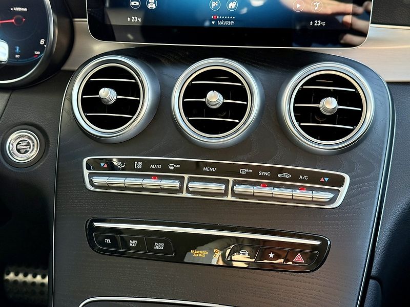 Mercedes-Benz GLC (2021) 220 d 4MATIC SUV - fotka 20 z 46