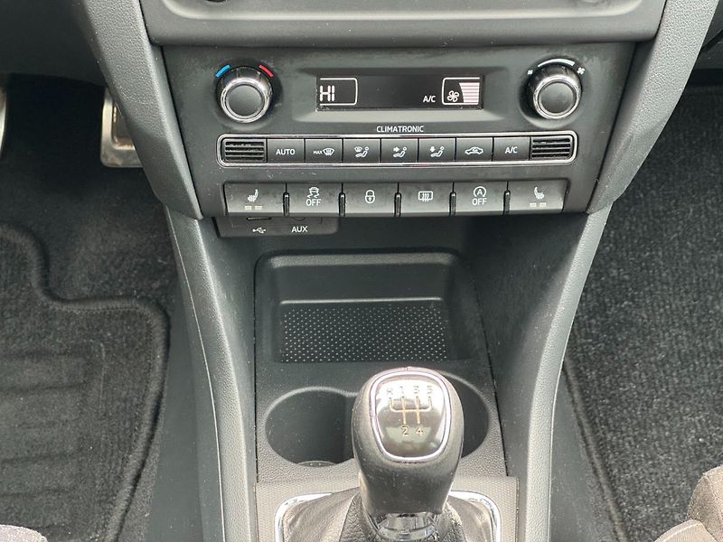 Škoda Rapid (2014) Spaceback 1.2 TSI StylePlus - fotka 24 z 31