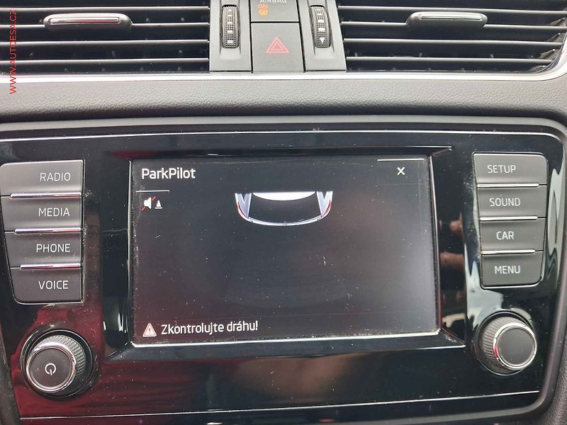 Škoda Octavia (2015) 1.6 TDi, Style, park. čidla - fotka 17 z 17
