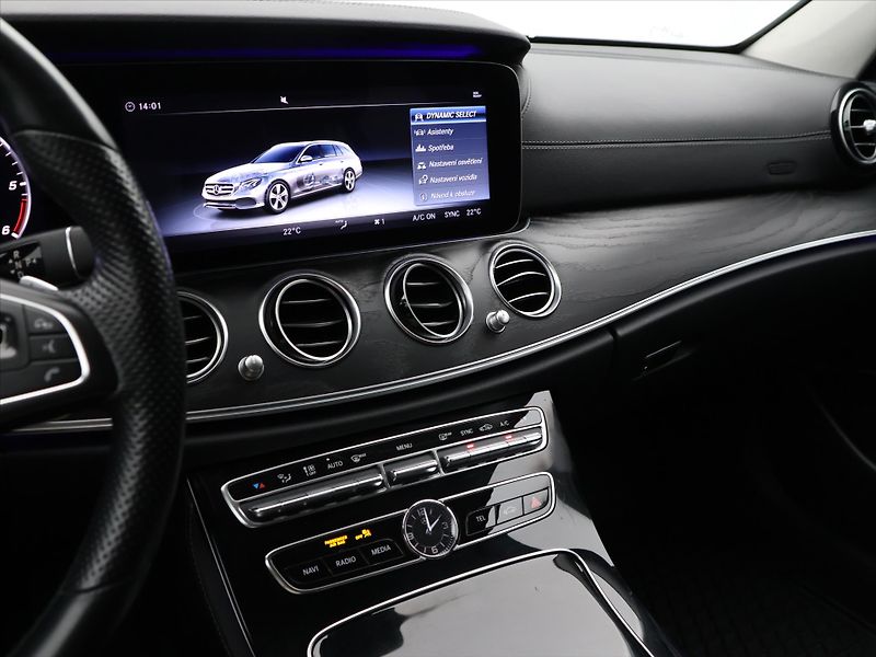Mercedes-Benz Třídy E 2.0 220d 143kW 4Matic Aut. - fotka 22 z 34
