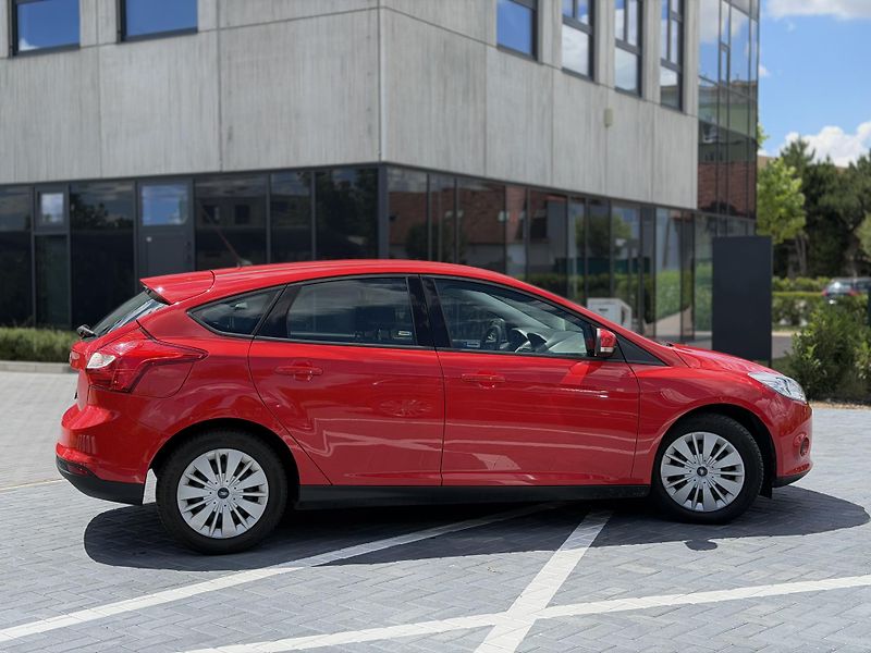 Ford Focus (2014) 1.6i 77 kW/park. senzor - fotka 5 z 19