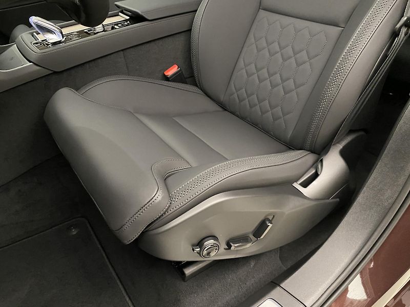 Volvo XC90 (2026) T8 AWD RECHARGE BRIGHT PLUS 7m - fotka 31 z 72