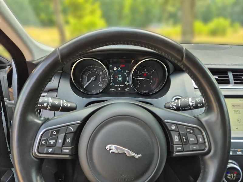 Jaguar E-Pace 2,0 D150 S AWD - fotka 8 z 18