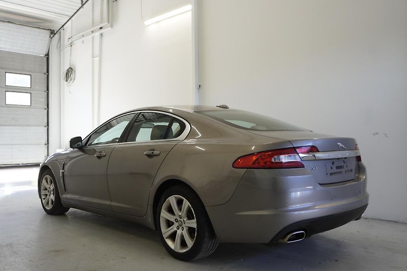 Jaguar XF 4.2 V8 PREMIUM LUXURY - fotka 7 z 29