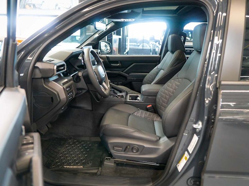 Toyota Tacoma (2024) 2.4 Off-Road Premium 4x4 - fotka 11 z 38